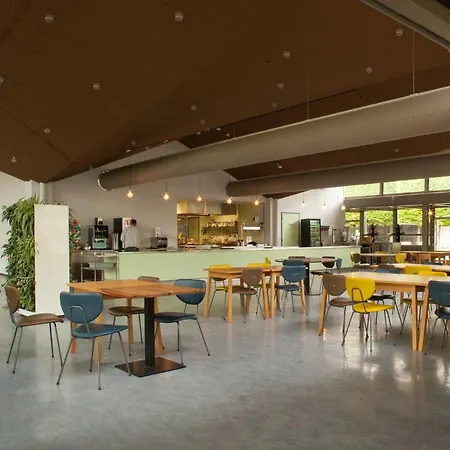 Albergue Wow *